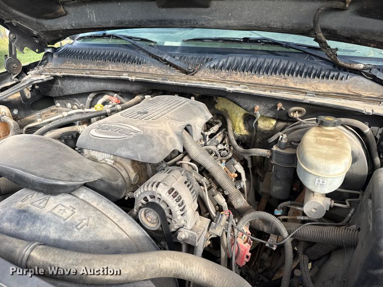 image for item ER2314 2004 Chevrolet Silverado 1500 Ext. Cab pickup truck