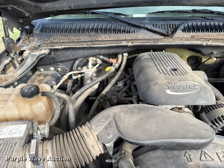 image for item ER2314 2004 Chevrolet Silverado 1500 Ext. Cab pickup truck