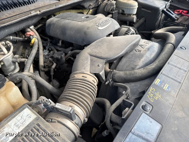 image for item ER2314 2004 Chevrolet Silverado 1500 Ext. Cab pickup truck