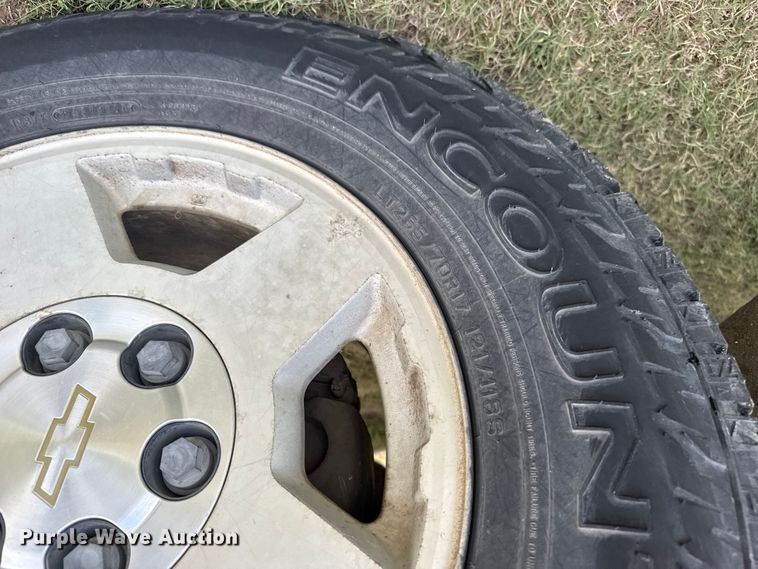 image for item ER2314 2004 Chevrolet Silverado 1500 Ext. Cab pickup truck