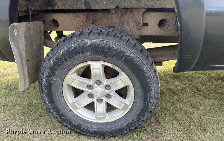 image for item ER2314 2004 Chevrolet Silverado 1500 Ext. Cab pickup truck