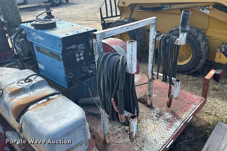 image for item ER2316 Miller Bobcat 225G welder/generator