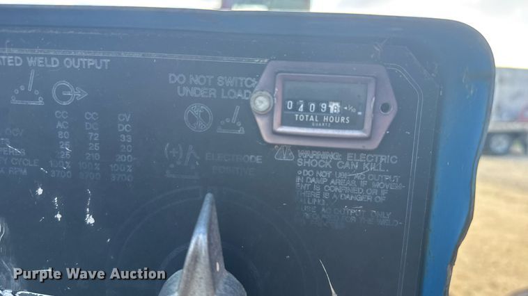 image for item ER2316 Miller Bobcat 225G welder/generator