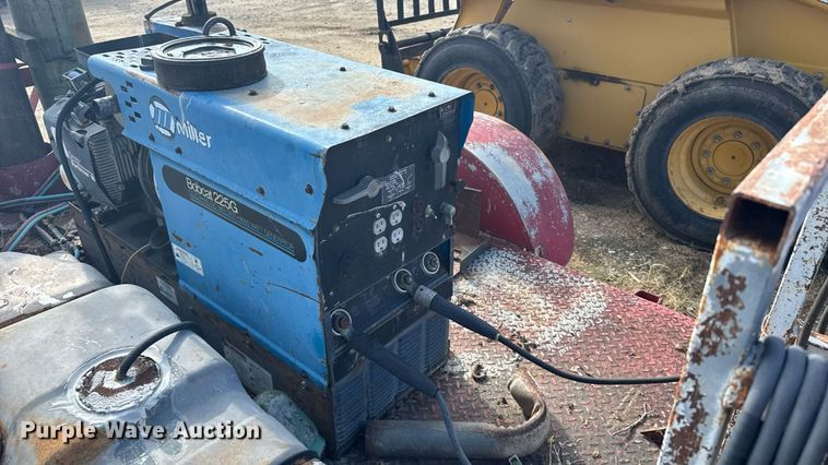 image for item ER2316 Miller Bobcat 225G welder/generator