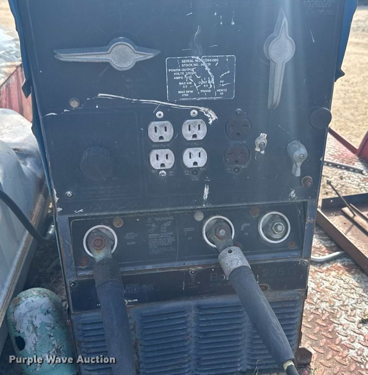 image for item ER2316 Miller Bobcat 225G welder/generator