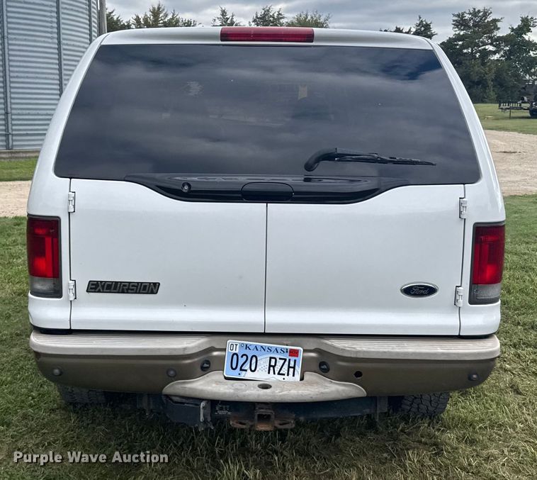 image for item ER2321 2004 Ford Excursion SUV