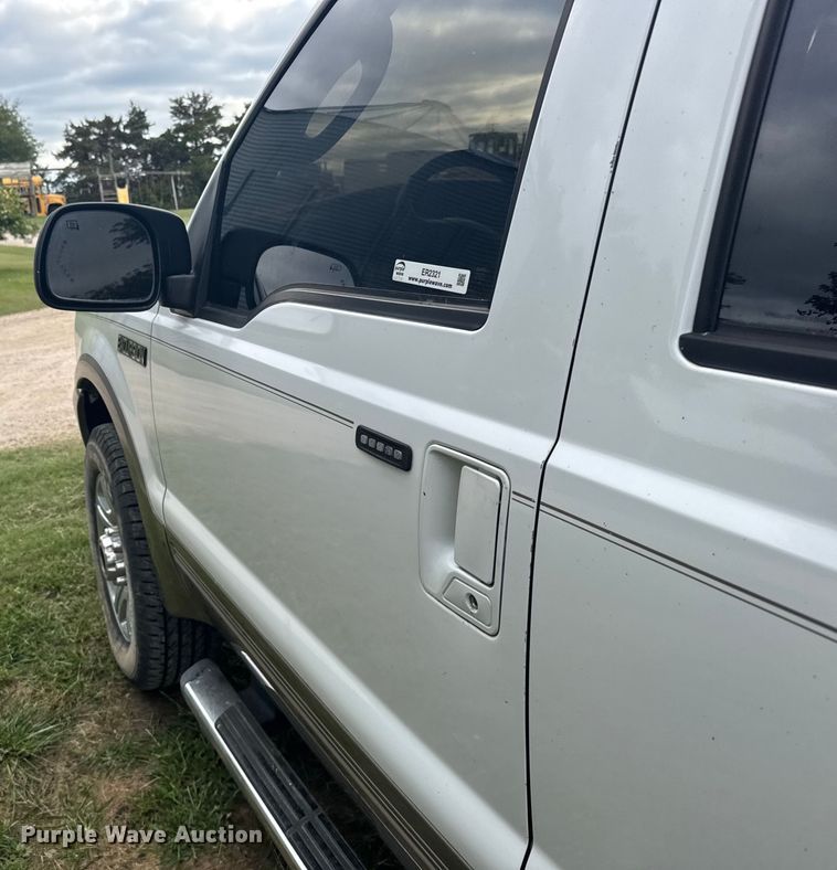 image for item ER2321 2004 Ford Excursion SUV