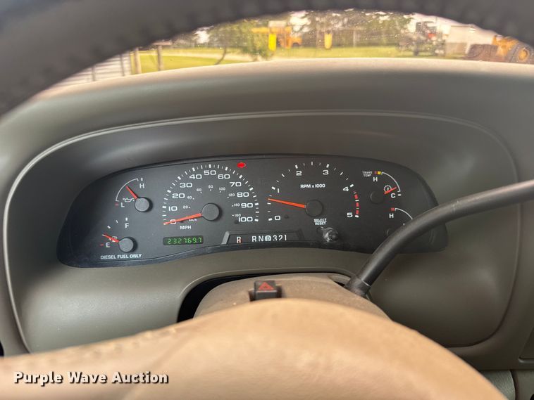 image for item ER2321 2004 Ford Excursion SUV