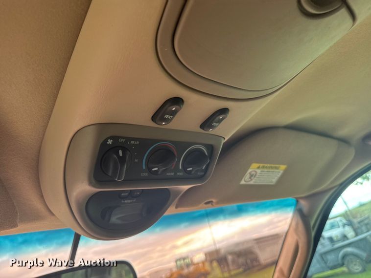 image for item ER2321 2004 Ford Excursion SUV