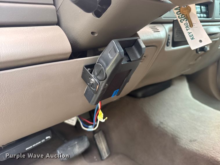 image for item ER2321 2004 Ford Excursion SUV