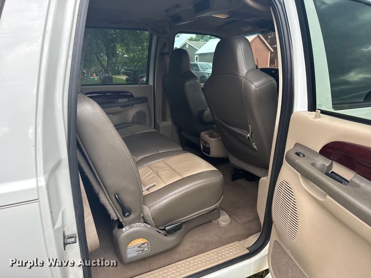 image for item ER2321 2004 Ford Excursion SUV