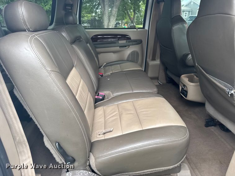 image for item ER2321 2004 Ford Excursion SUV