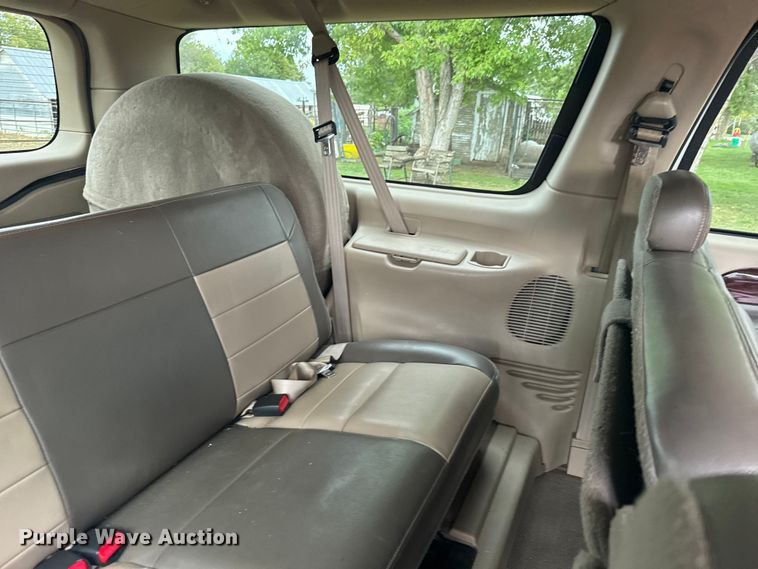 image for item ER2321 2004 Ford Excursion SUV