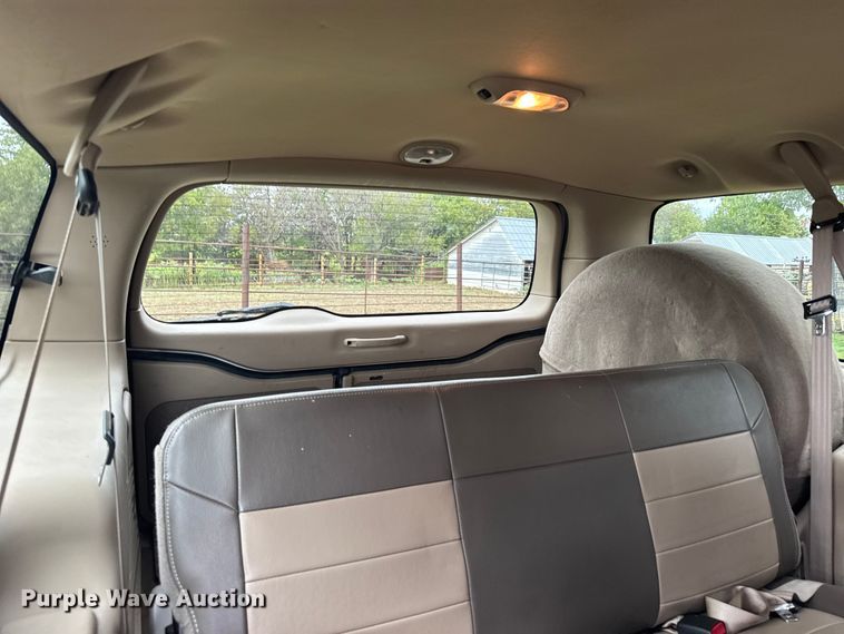 image for item ER2321 2004 Ford Excursion SUV