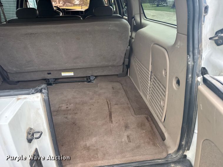 image for item ER2321 2004 Ford Excursion SUV