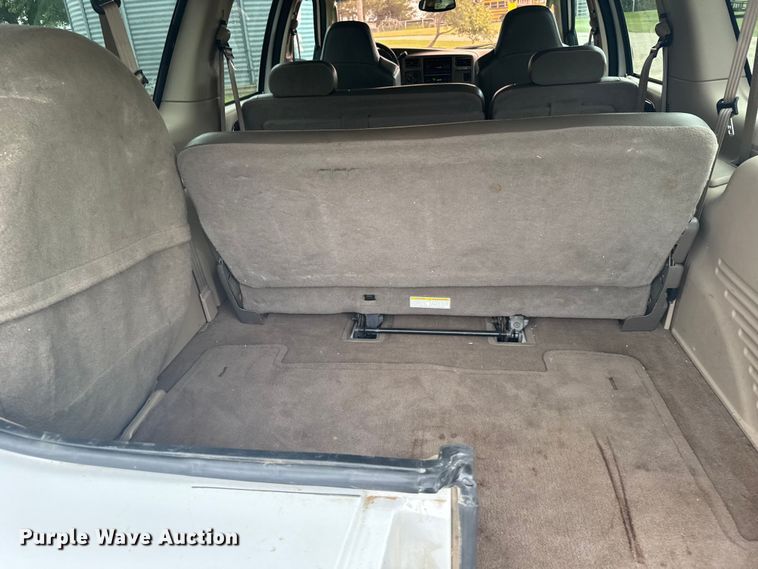 image for item ER2321 2004 Ford Excursion SUV