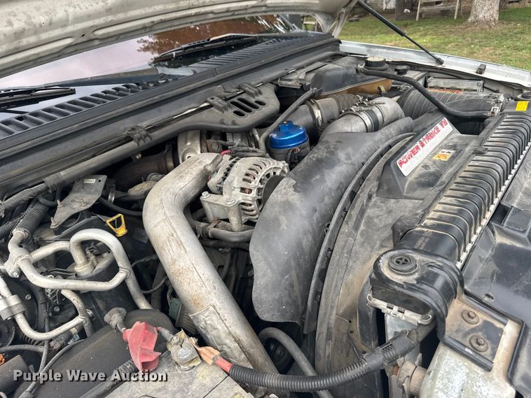 image for item ER2321 2004 Ford Excursion SUV