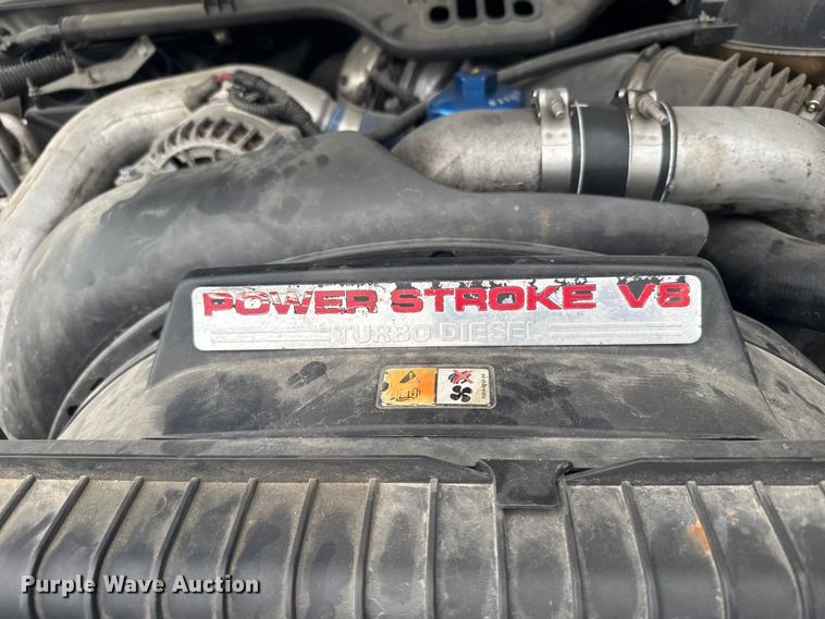 image for item ER2321 2004 Ford Excursion SUV