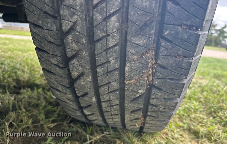 image for item ER2321 2004 Ford Excursion SUV