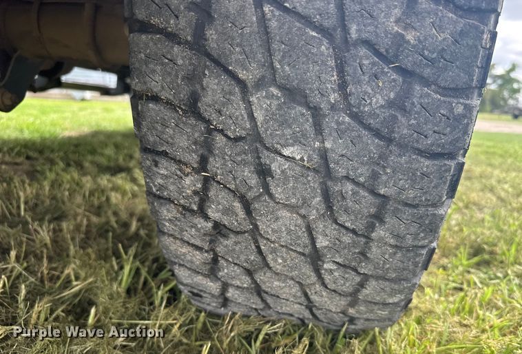 image for item ER2321 2004 Ford Excursion SUV