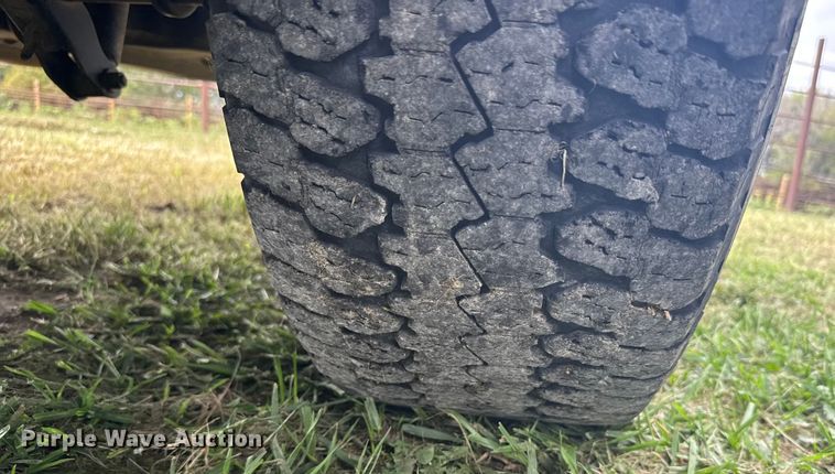 image for item ER2321 2004 Ford Excursion SUV