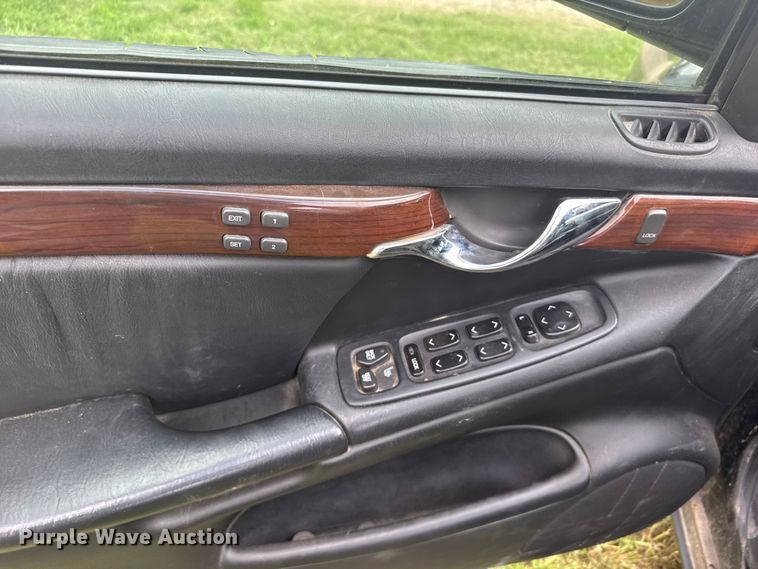 image for item ER2322 2001 Cadillac Deville 