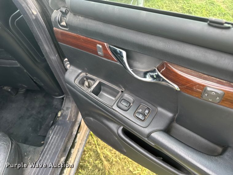 image for item ER2322 2001 Cadillac Deville 