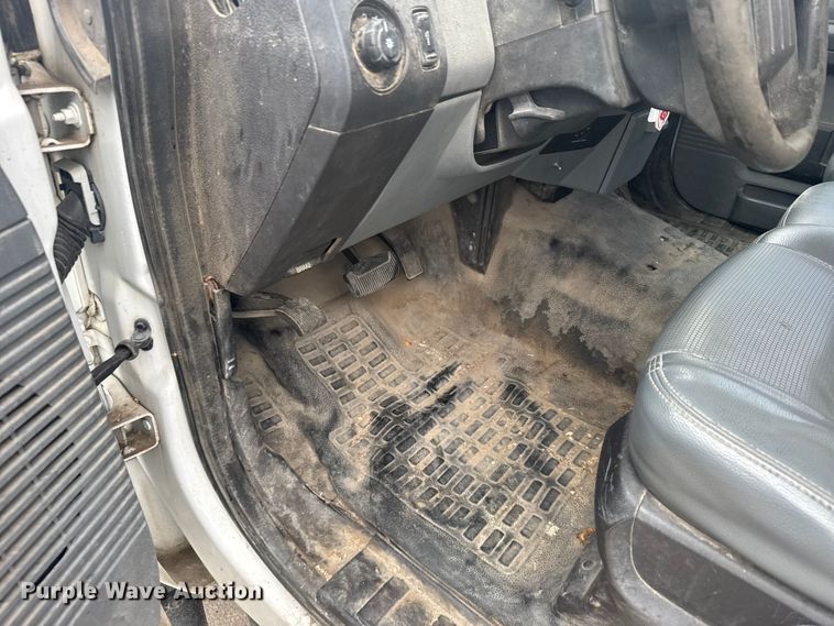 image for item ER2378 2011 Ford F450 Super Duty utility / service truck