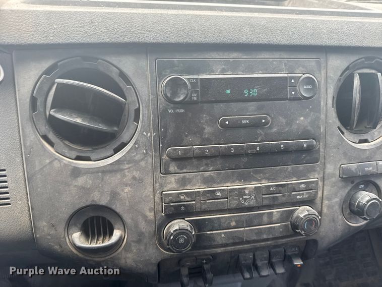 image for item ER2378 2011 Ford F450 Super Duty utility / service truck