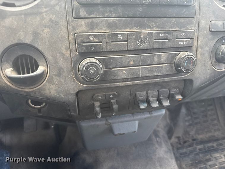 image for item ER2378 2011 Ford F450 Super Duty utility / service truck