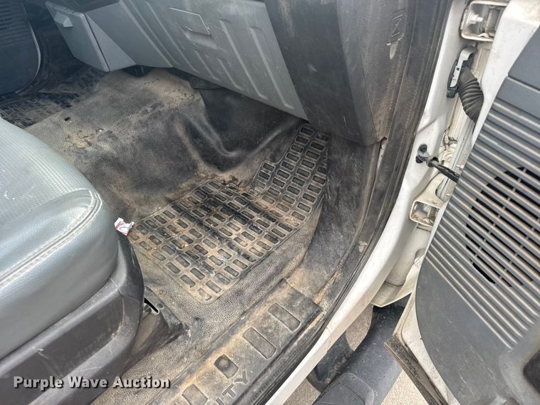 image for item ER2378 2011 Ford F450 Super Duty utility / service truck