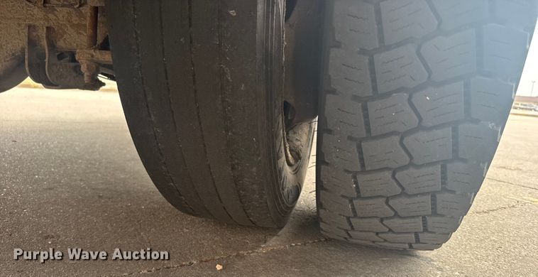 image for item ER2378 2011 Ford F450 Super Duty utility / service truck