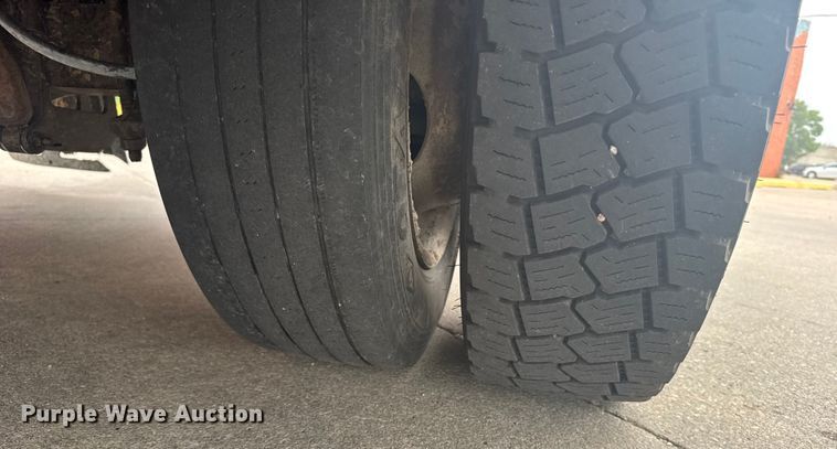 image for item ER2378 2011 Ford F450 Super Duty utility / service truck