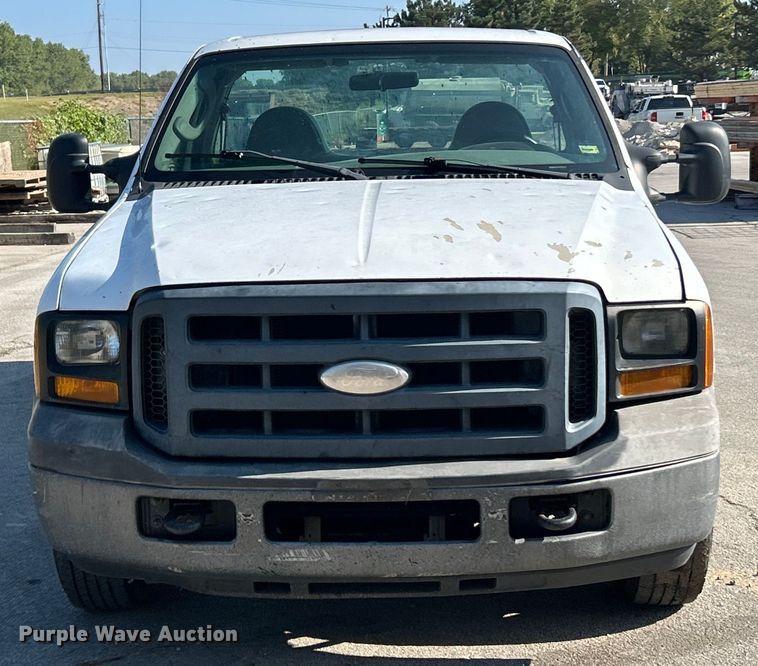 image for item ET3110 2006 Ford F250 Super Duty pickup truck