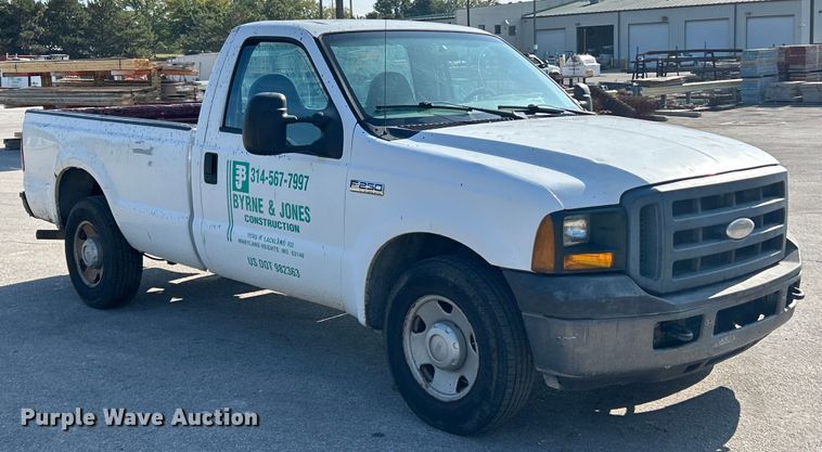 image for item ET3110 2006 Ford F250 Super Duty pickup truck