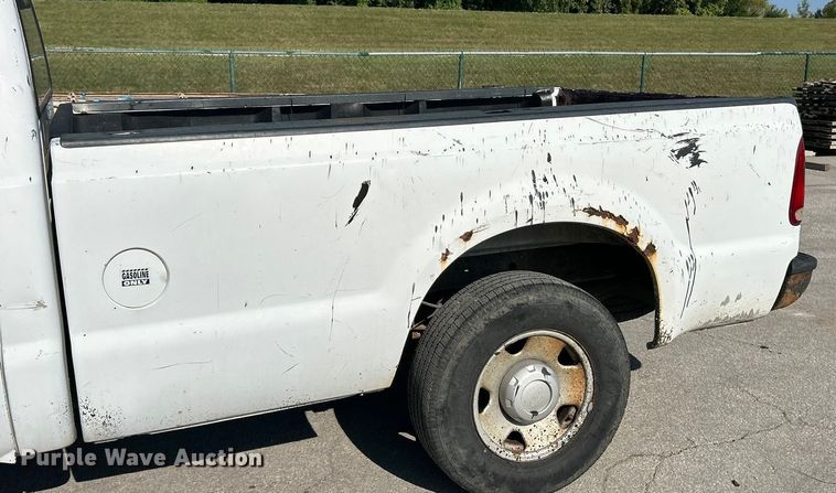 image for item ET3110 2006 Ford F250 Super Duty pickup truck