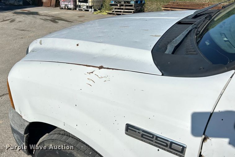 image for item ET3110 2006 Ford F250 Super Duty pickup truck