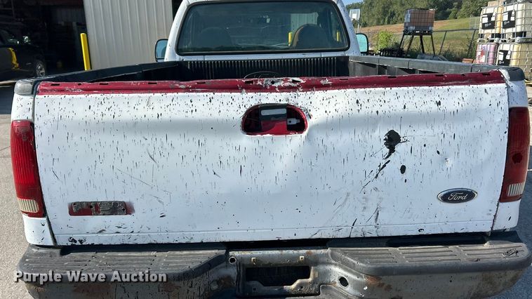 image for item ET3110 2006 Ford F250 Super Duty pickup truck