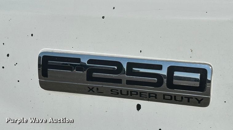 image for item ET3110 2006 Ford F250 Super Duty pickup truck