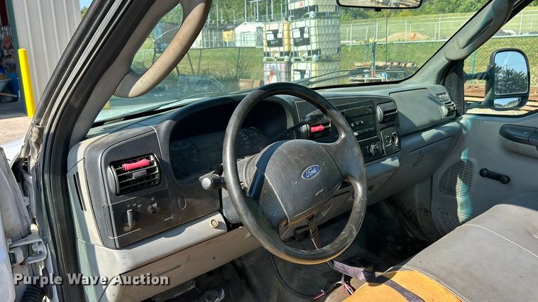 image for item ET3110 2006 Ford F250 Super Duty pickup truck