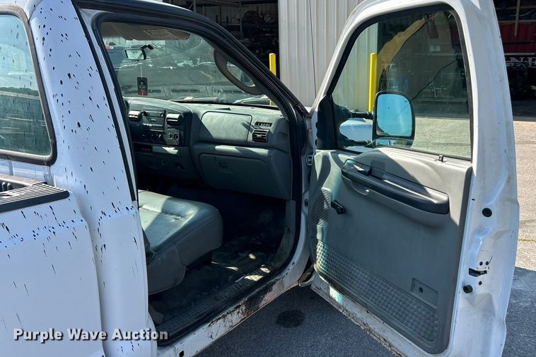 image for item ET3110 2006 Ford F250 Super Duty pickup truck