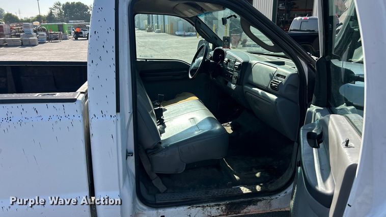 image for item ET3110 2006 Ford F250 Super Duty pickup truck