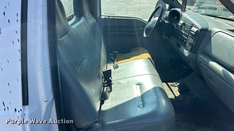 image for item ET3110 2006 Ford F250 Super Duty pickup truck