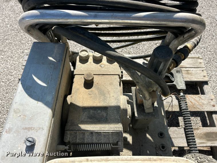 image for item ET3123 Simpson Contractor 3000 pressure washer