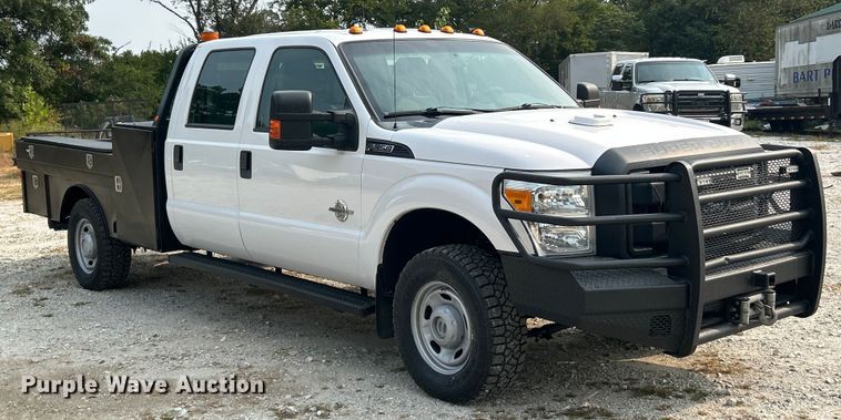 image for item ET3129 2016 Ford F350 Super Duty XL Crew Cab flatbed pickup truck