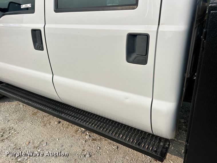 image for item ET3129 2016 Ford F350 Super Duty XL Crew Cab flatbed pickup truck