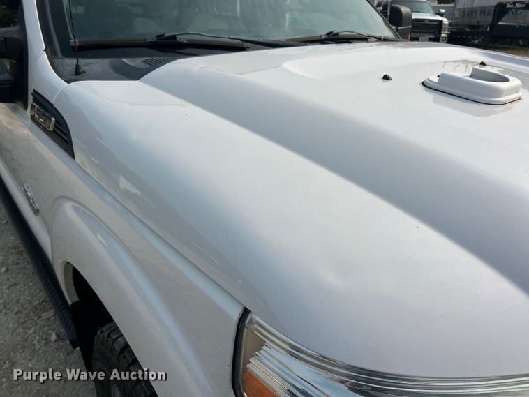 image for item ET3129 2016 Ford F350 Super Duty XL Crew Cab flatbed pickup truck