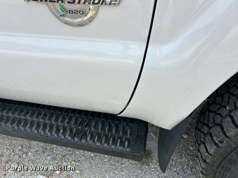 image for item ET3129 2016 Ford F350 Super Duty XL Crew Cab flatbed pickup truck