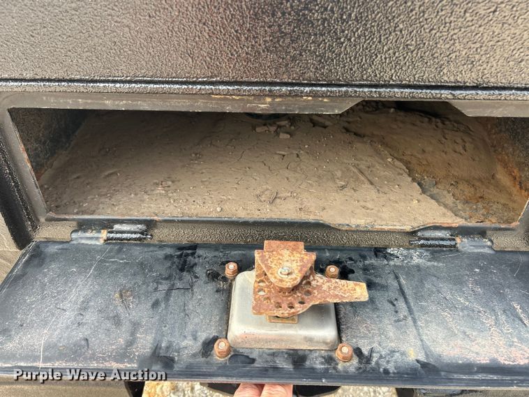 image for item ET3129 2016 Ford F350 Super Duty XL Crew Cab flatbed pickup truck