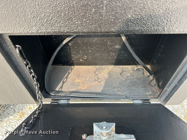 image for item ET3129 2016 Ford F350 Super Duty XL Crew Cab flatbed pickup truck